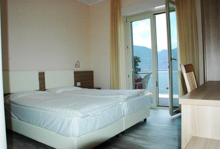 Hotel Garni Vela D'Oro Brenzone sul Garda Exterior photo